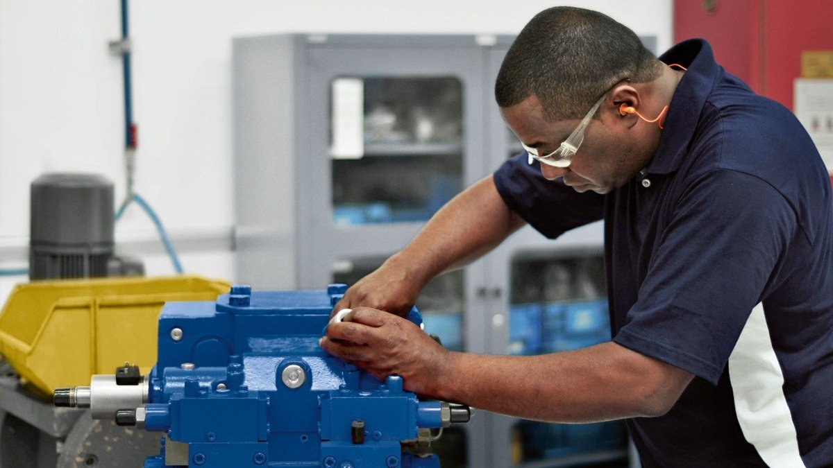 Hagglunds hydraulic motor overhaul