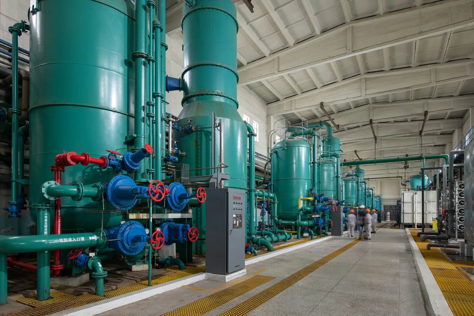 Chemical process plant — pipework expansion joints on process lines and equipment connections